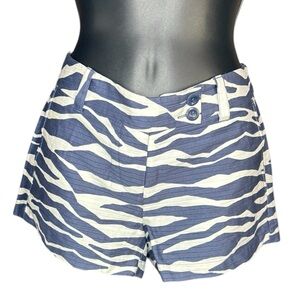 Vineyard Vines chino Shorts Size
6 animal print blue white Day Boat Classic